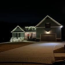 Illuminating-Winder-GA-A-Full-Christmas-Light-Installation-Masterpiece 1