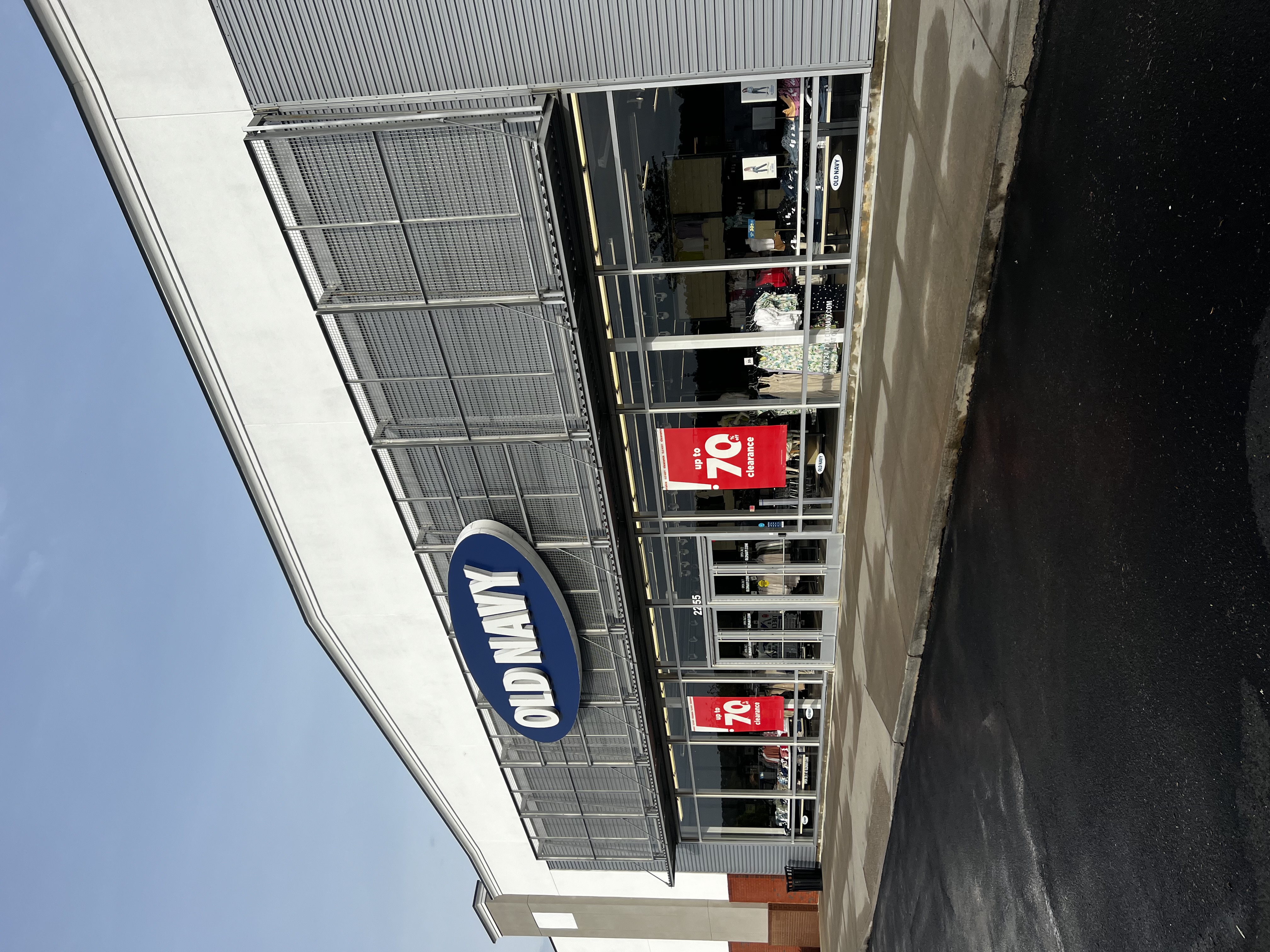 Old Navy Storefront Cleaning in Cumming, GA